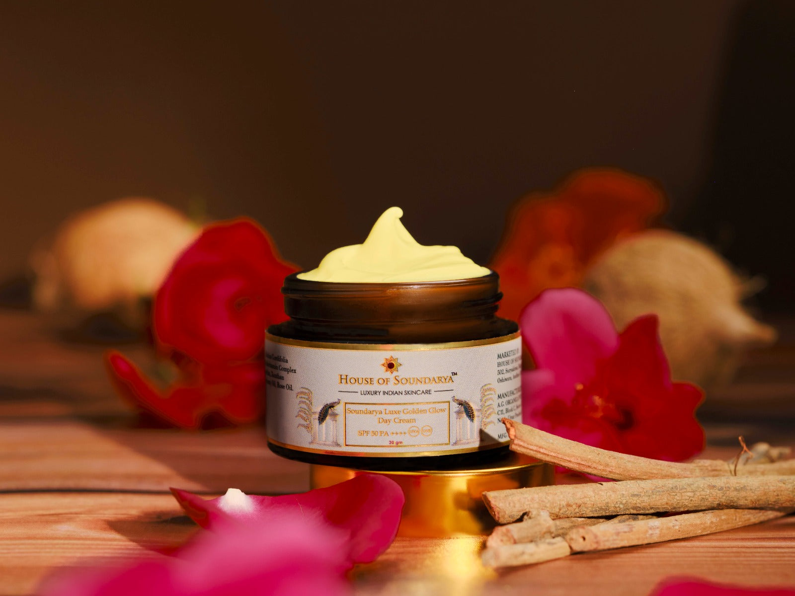 Soundarya Luxe Golden Glow